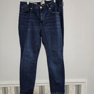 Universal Thread Women’s Skinny Jeans in Dark Indigo